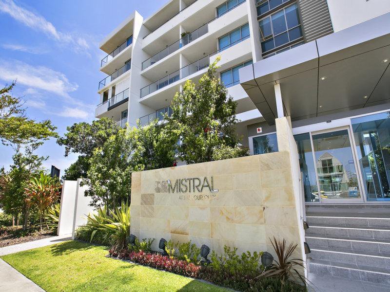 Photo - 302/2 East Quay Drive, Biggera Waters QLD 4216 - Image 10