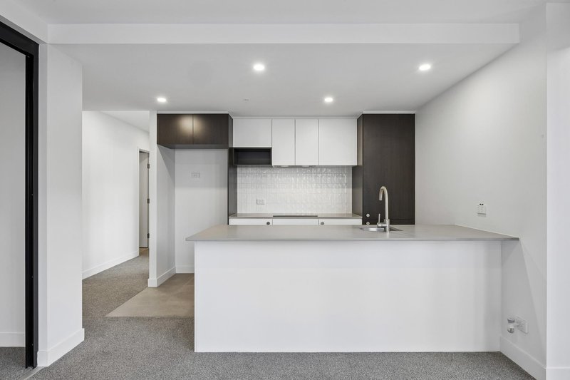 Photo - 302/2 Furzer Street, Phillip ACT 2606 - Image 2