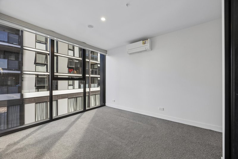 Photo - 302/2 Furzer Street, Phillip ACT 2606 - Image 6