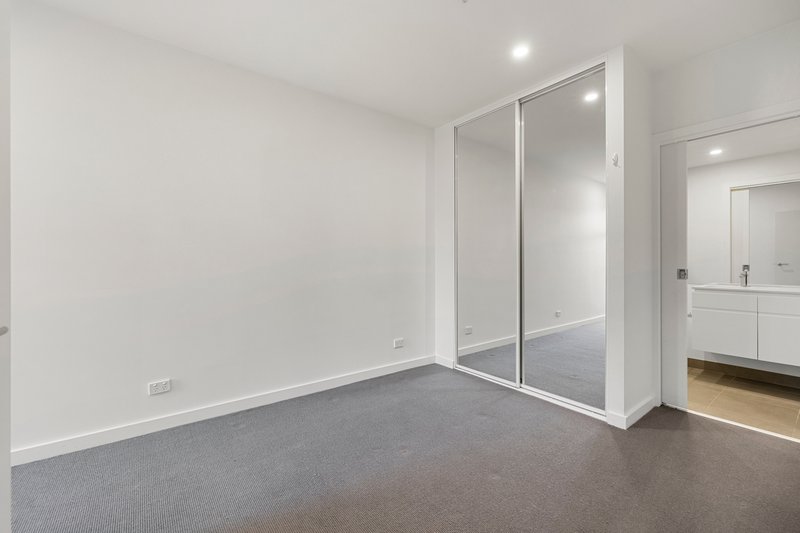 Photo - 302/2 Princes Street, St Kilda VIC 3182 - Image 4