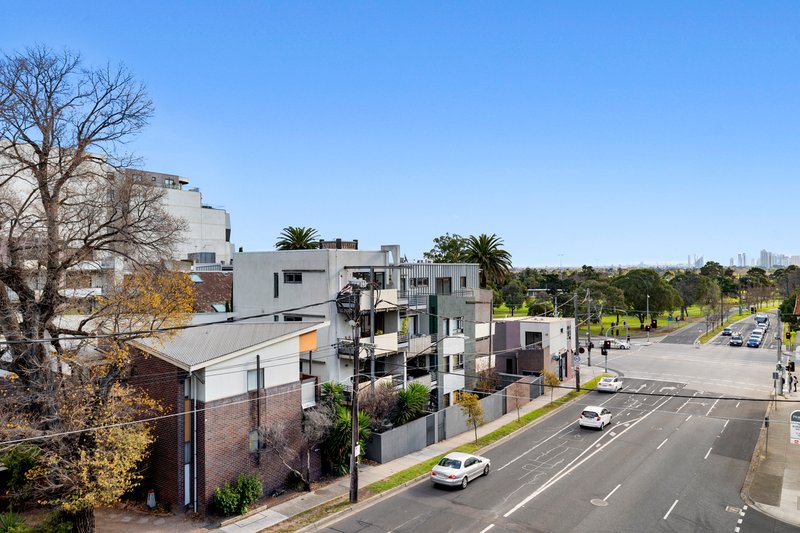 Photo - 302/2 Princes Street, St Kilda VIC 3182 - Image 9