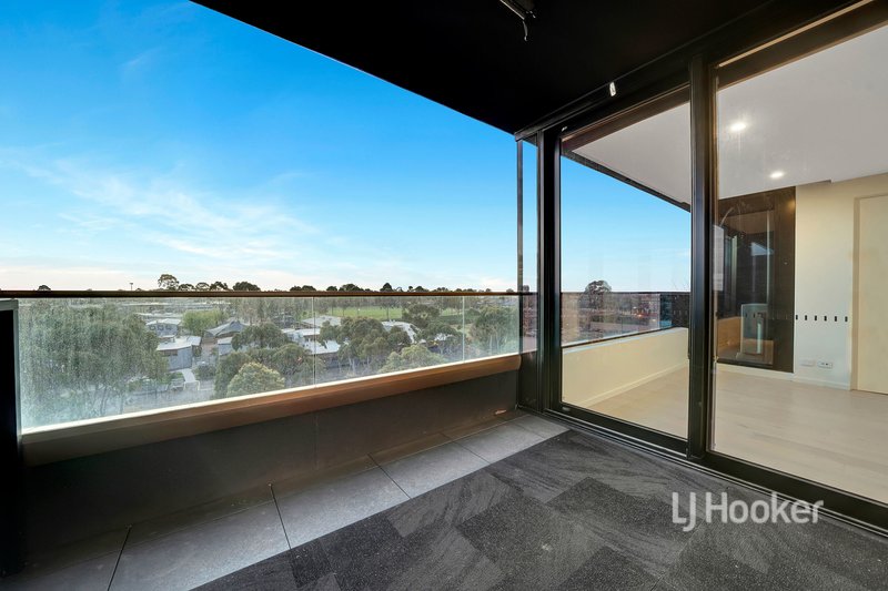 Photo - 302/2 Snedden Drive, Glen Waverley VIC 3150 - Image 7