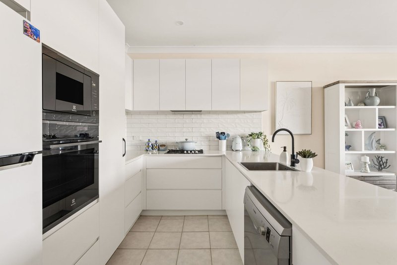 Photo - 302/20 Wellington Street, Narrabeen NSW 2101 - Image 4