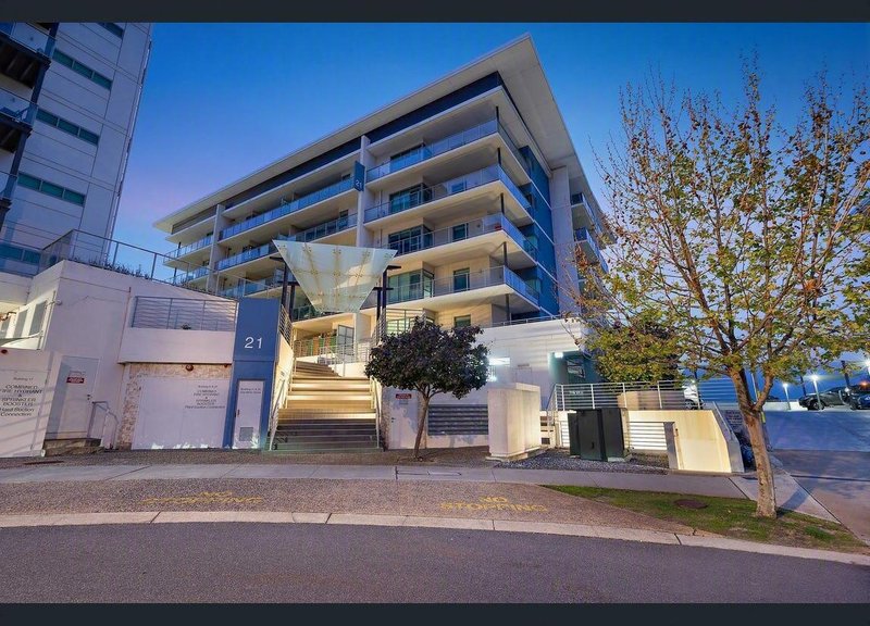 Photo - 302/21 Malata Crescent, Success WA 6164 - Image 1