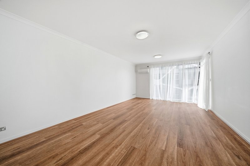 Photo - 302/21 Malata Crescent, Success WA 6164 - Image 7