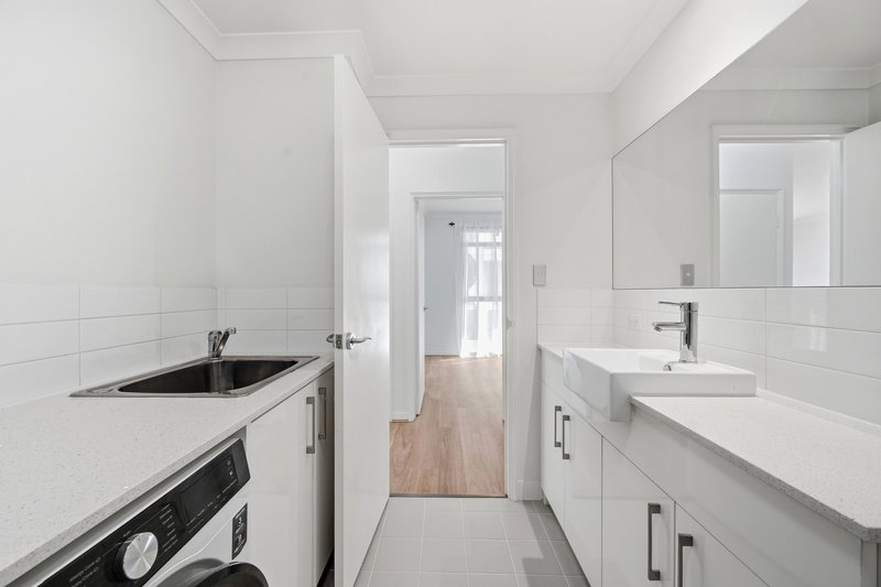Photo - 302/21 Malata Crescent, Success WA 6164 - Image 14