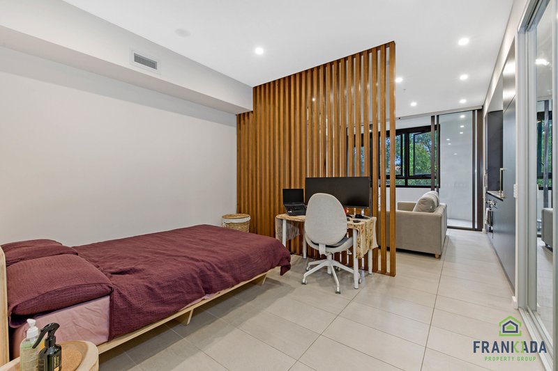 Photo - 302/2D Wharf Road, Melrose Park NSW 2114 - Image 4