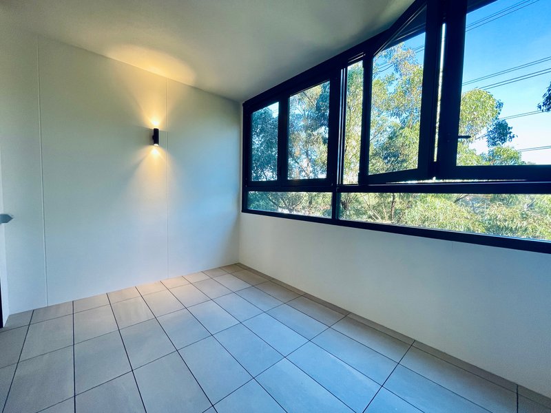 Photo - 302/3 Bundil Boulevard, Melrose Park NSW 2114 - Image 9