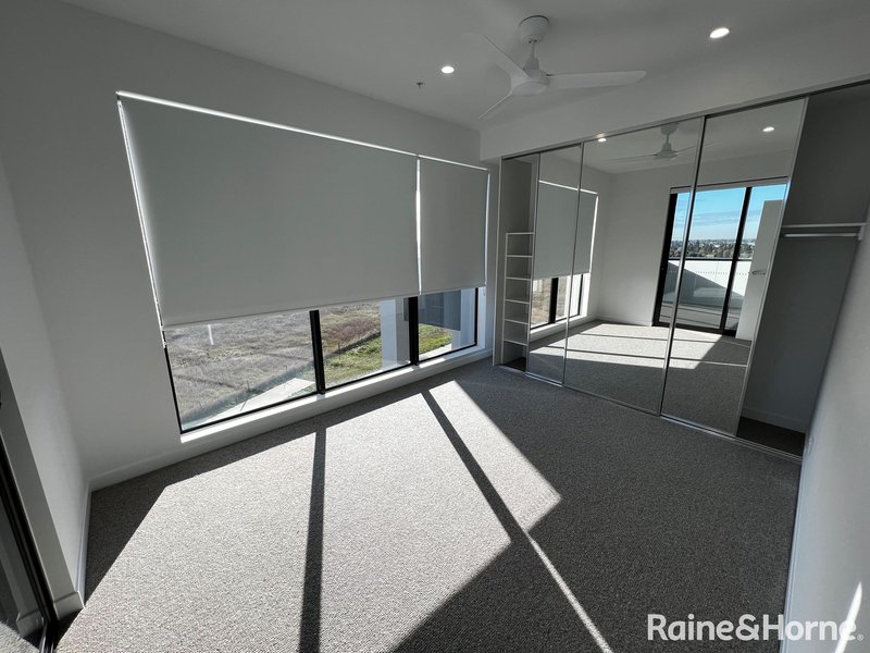 Photo - 302/38 Clark Street, Williams Landing VIC 3027 - Image 9