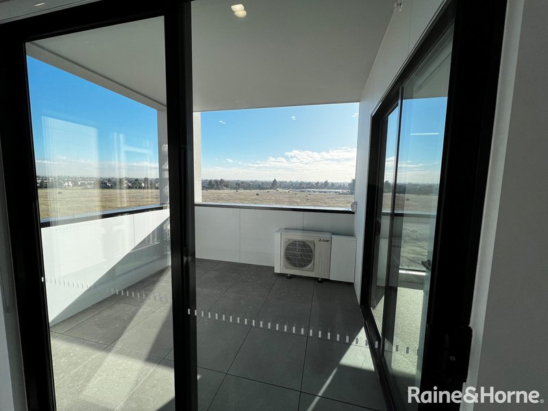 Photo - 302/38 Clark Street, Williams Landing VIC 3027 - Image 11