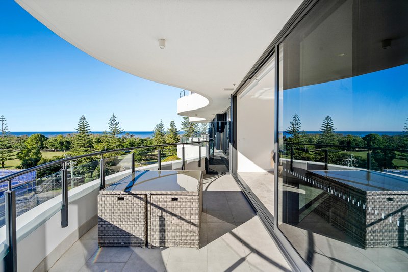 Photo - 302/4-6 Alexandra Avenue, Mermaid Beach QLD 4218 - Image 1