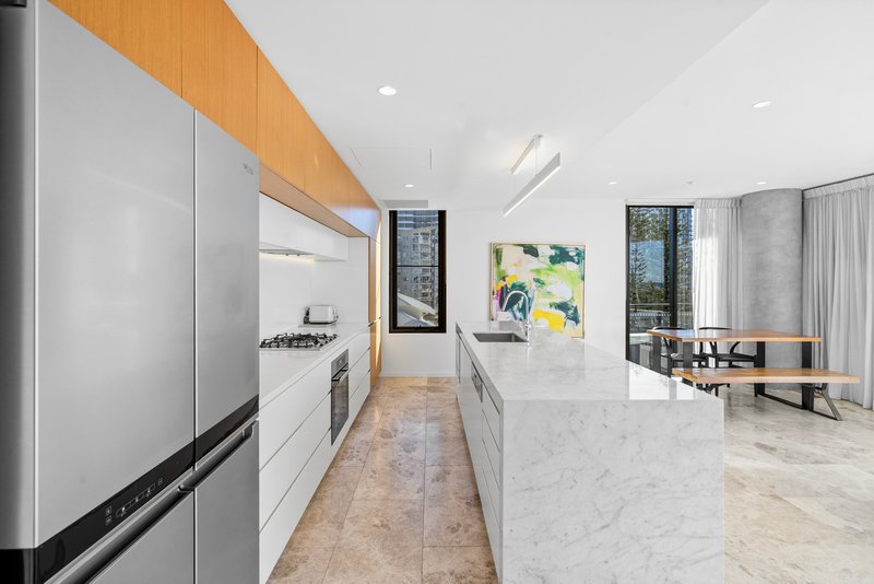 Photo - 302/4-6 Alexandra Avenue, Mermaid Beach QLD 4218 - Image 5