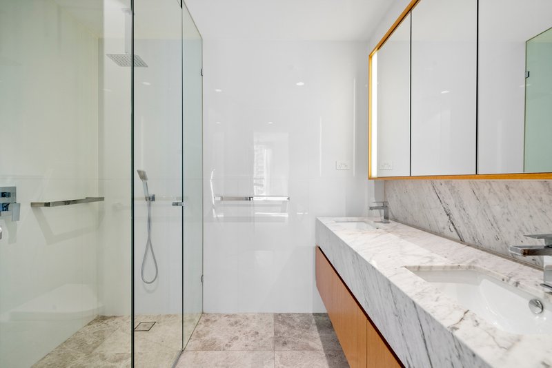 Photo - 302/4-6 Alexandra Avenue, Mermaid Beach QLD 4218 - Image 8