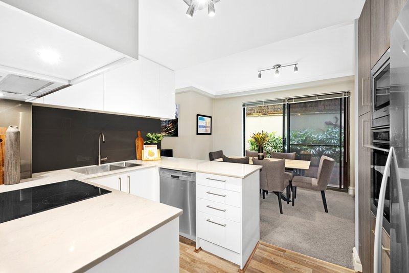 Photo - 302/433 Alfred Street North, Neutral Bay NSW 2089 - Image 3