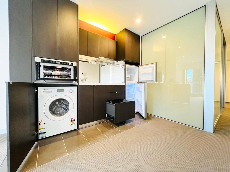 Photo - 302/53 Batman Street, West Melbourne VIC 3003 - Image 5