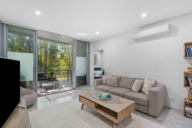 Photo - 302/61 Ellen Street, Oxley QLD 4075 - Image 3