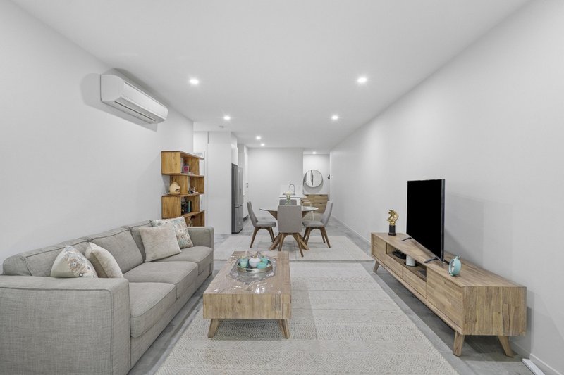 Photo - 302/61 Ellen Street, Oxley QLD 4075 - Image 6