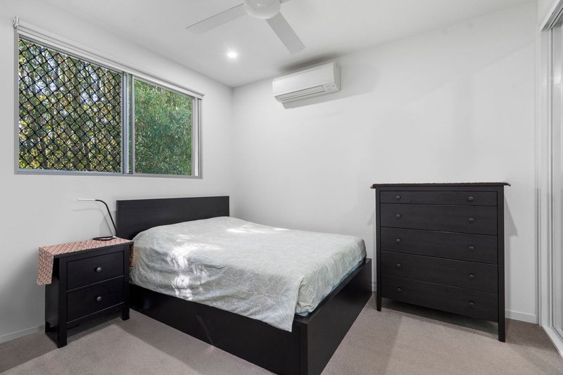 Photo - 302/61 Ellen Street, Oxley QLD 4075 - Image 8