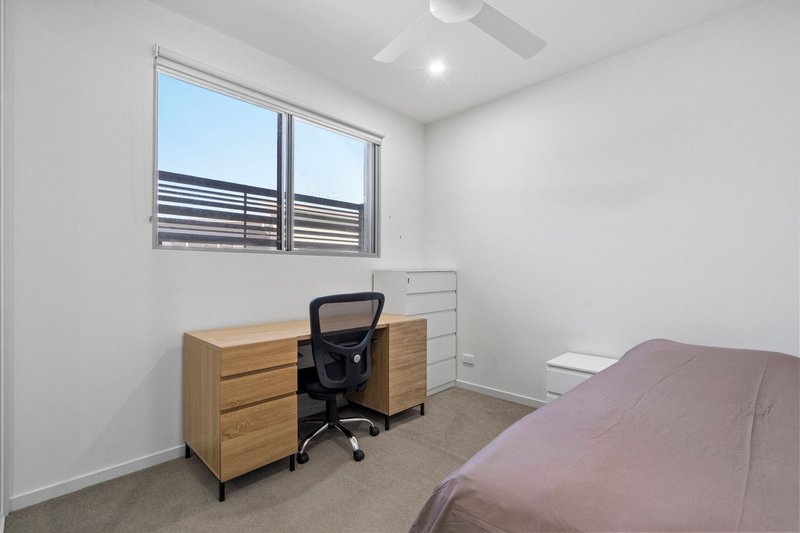 Photo - 302/61 Ellen Street, Oxley QLD 4075 - Image 10