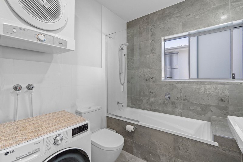 Photo - 302/61 Ellen Street, Oxley QLD 4075 - Image 11