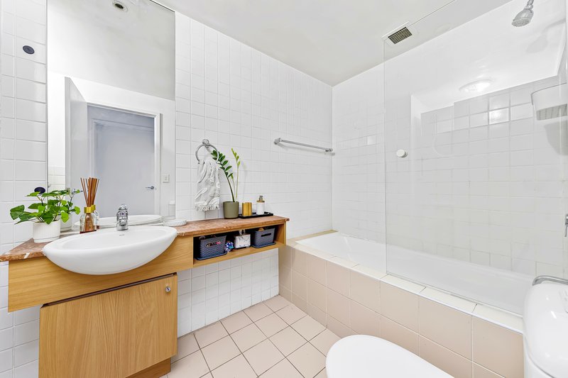 Photo - 30/27 Bennelong Parkway, Wentworth Point NSW 2127 - Image 5