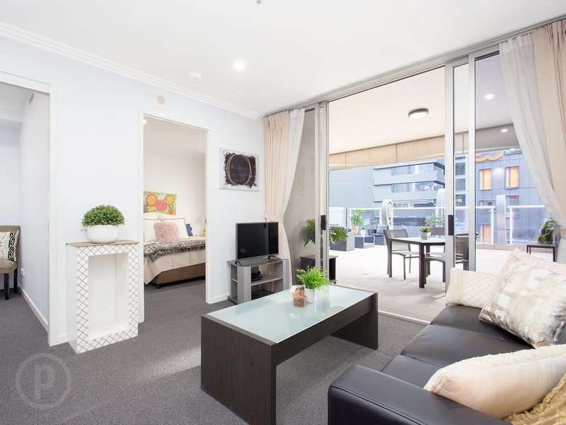 Photo - 302/70 Mary Street, Brisbane City QLD 4000 - Image 3