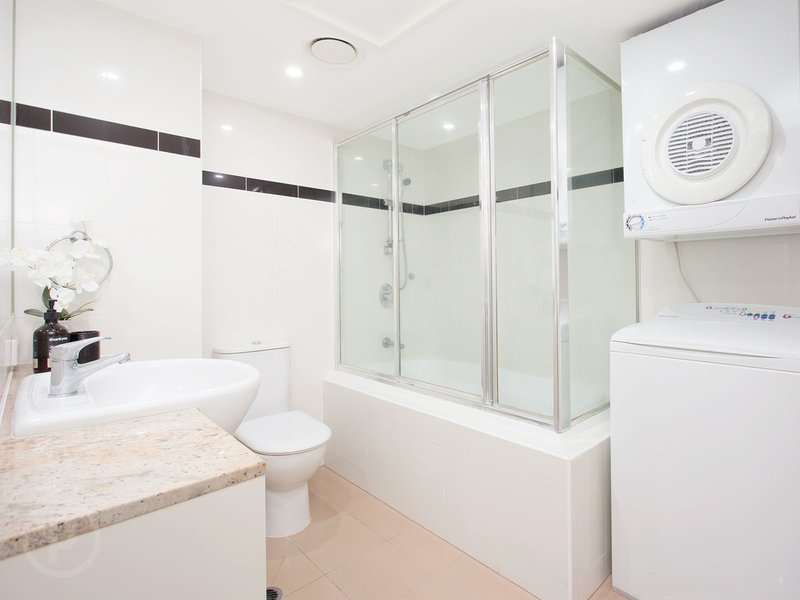 Photo - 302/70 Mary Street, Brisbane City QLD 4000 - Image 9