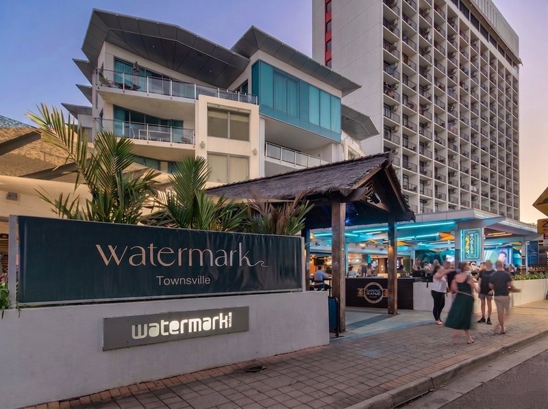 Photo - 302/72-74 The Strand , North Ward QLD 4810 - Image 1