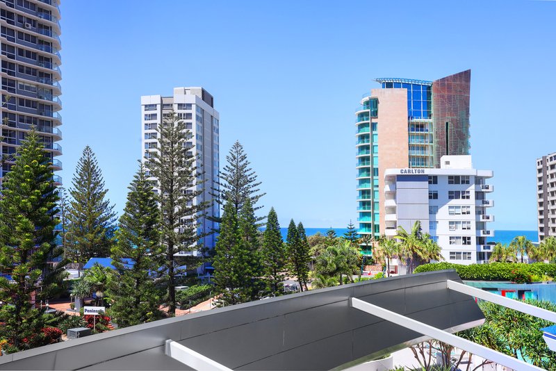 Photo - 302/9 Hamilton Avenue, Surfers Paradise QLD 4217 - Image 2