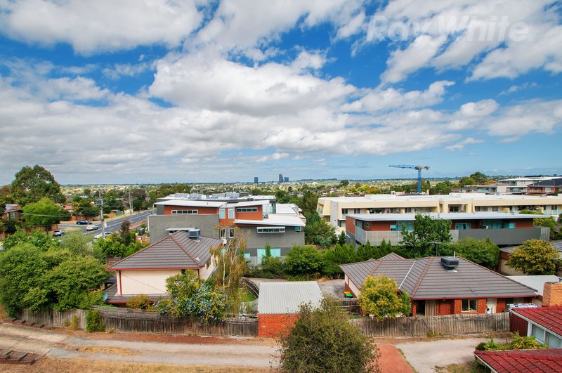 Photo - 302/91-93 Tram Road, Doncaster VIC 3108 - Image 17