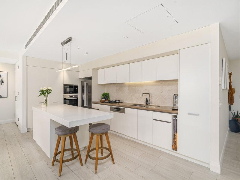 Photo - 302/99 Marine Parade, Redcliffe QLD 4020 - Image 10