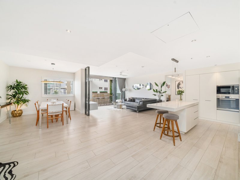 Photo - 302/99 Marine Parade, Redcliffe QLD 4020 - Image 19