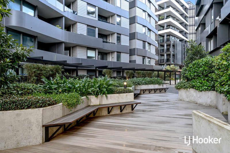 Photo - 302B/8 Falcon Court, Footscray VIC 3011 - Image 1