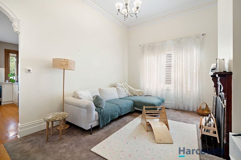 Photo - 303 Ascot Street South, Ballarat Central VIC 3350 - Image 6