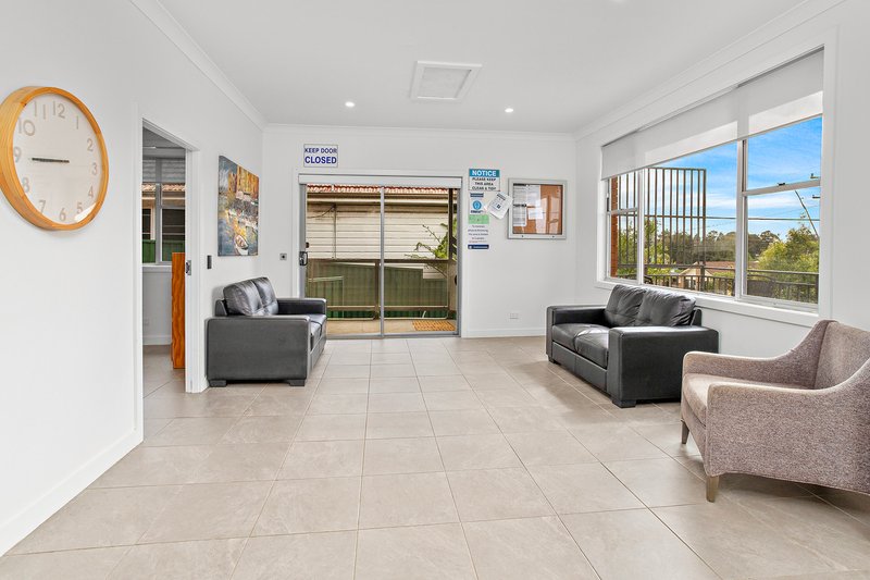 Photo - 303 Princes Highway, Corrimal NSW 2518 - Image 4