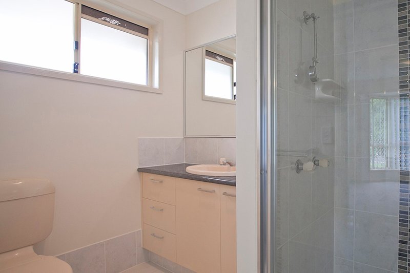 Photo - 303 Ramsay Street, Middle Ridge QLD 4350 - Image 7