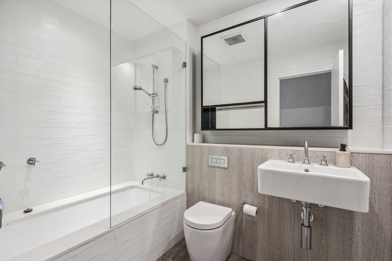 Photo - 303/1 Foreshore Boulevard, Woolooware NSW 2230 - Image 3