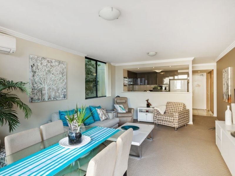 Photo - 303/11 Mooramba Road, Dee Why NSW 2099 - Image 4