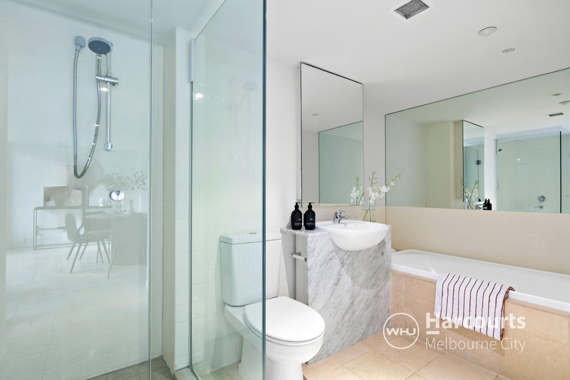 Photo - 303/118 Russell Street, Melbourne VIC 3000 - Image 6