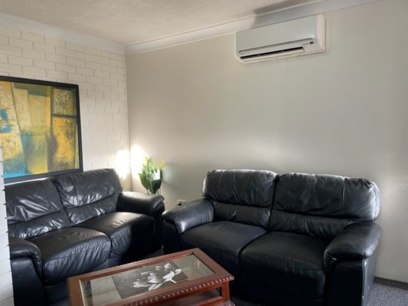 Photo - 303/132 Marine Parade, Southport QLD 4215 - Image 6