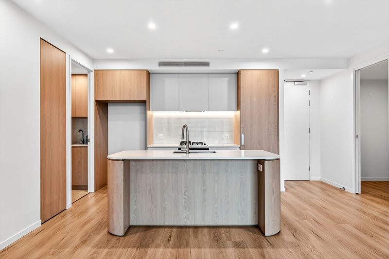 Photo - 303/146 Surf Parade, Broadbeach QLD 4218 - Image 1