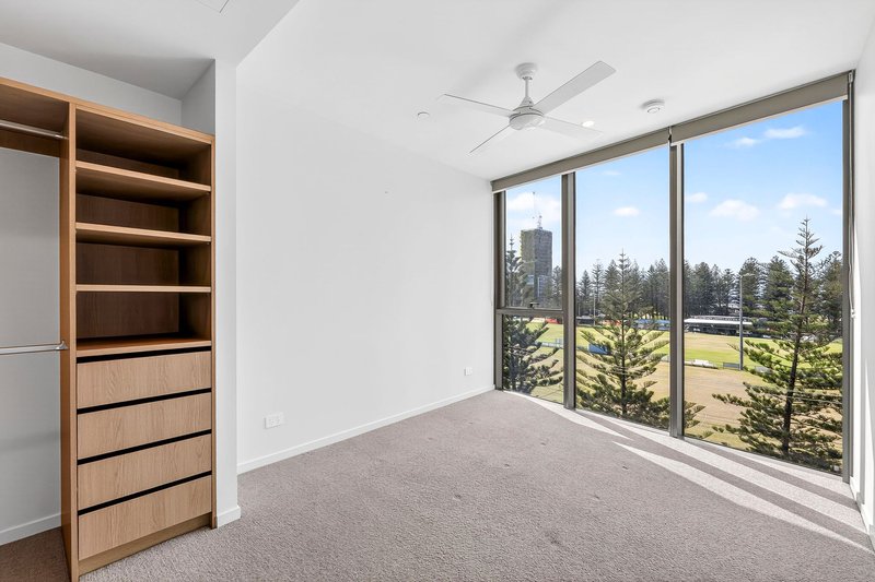 Photo - 303/146 Surf Parade, Broadbeach QLD 4218 - Image 5