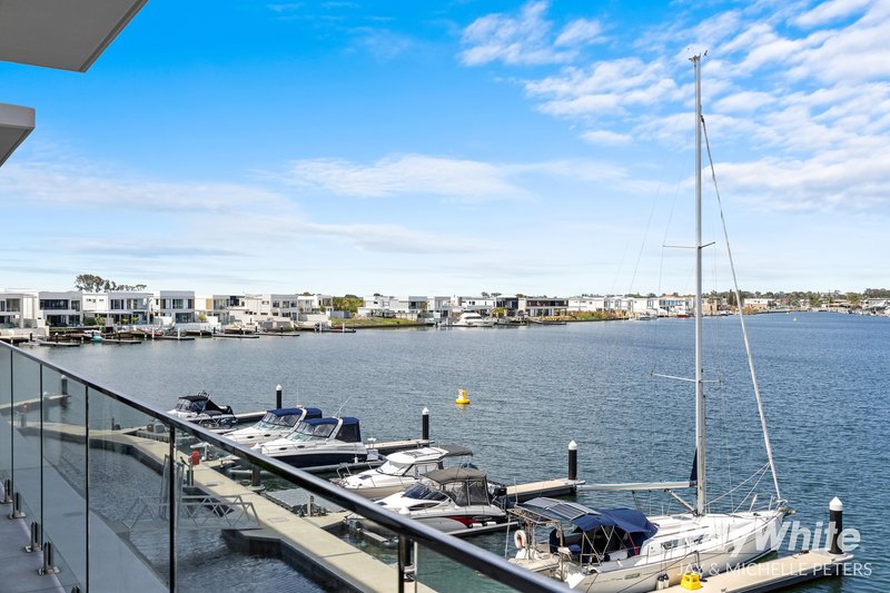 303/15 Aqua Street, Newport QLD 4020