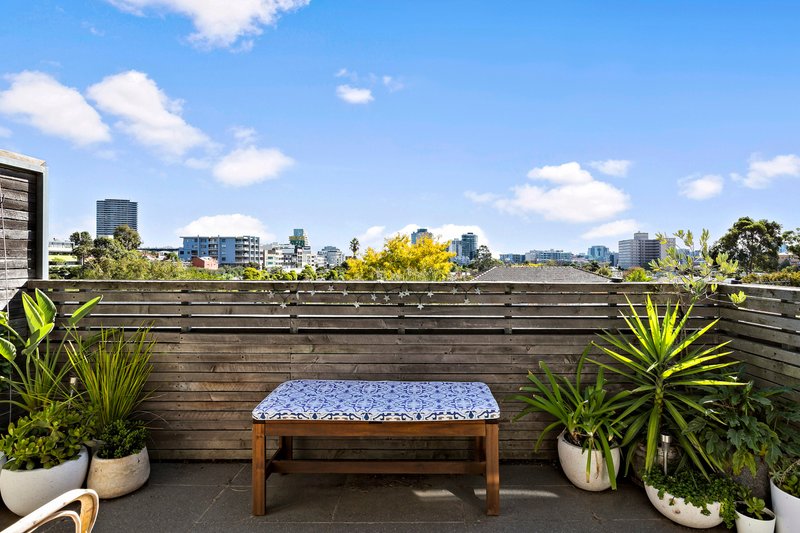 Photo - 303/152 Peel Street, Windsor VIC 3181 - Image 8
