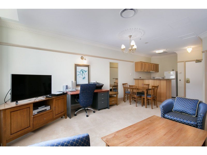 Photo - 303/167 Albert Street, Brisbane City QLD 4000 - Image 3