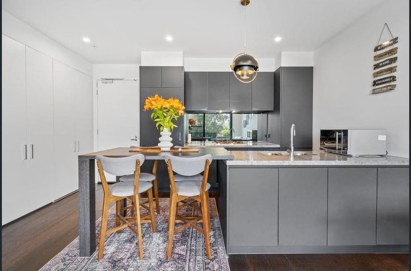 Photo - 303/168 Whitehorse Road, Blackburn VIC 3130 - Image 2