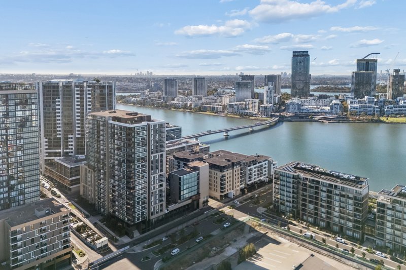 Photo - 303/2 Wentworth Place, Wentworth Point NSW 2127 - Image 1