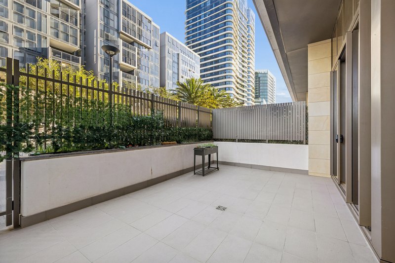 Photo - 303/2 Wentworth Place, Wentworth Point NSW 2127 - Image 3