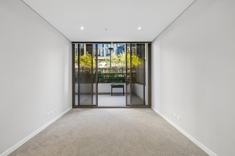 Photo - 303/2 Wentworth Place, Wentworth Point NSW 2127 - Image 4