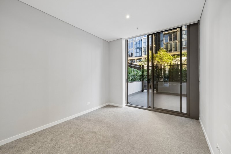 Photo - 303/2 Wentworth Place, Wentworth Point NSW 2127 - Image 7